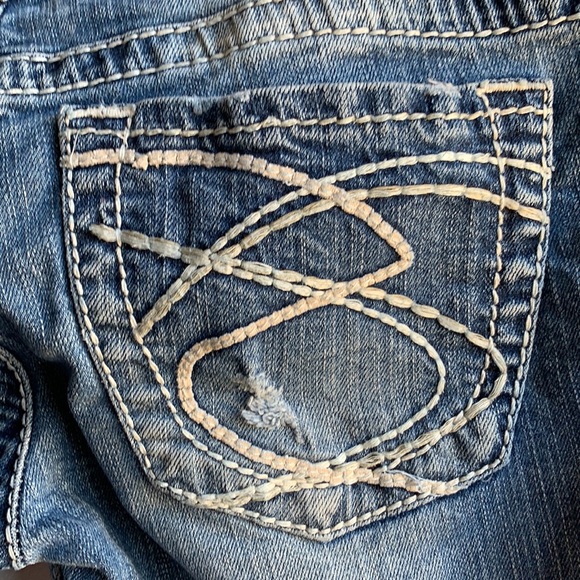 Lowrise Silver Jeans Bootcut with Holes - Picture 13 of 16